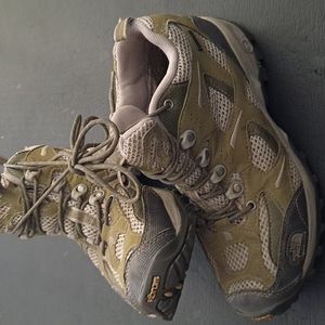North Face women's hikers size 6